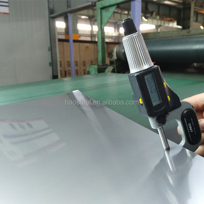 โล่เย็น AISI 304L 316L 409L สแตนเลสแผ่น / โคล 300 ซีรี่ย์เกรดกับ 2B ด้านบนเสร็จสําหรับการตัด